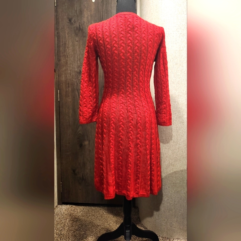 Women's Dress Sweater Cable-Knit V-Neck. - Picture 3 of 7